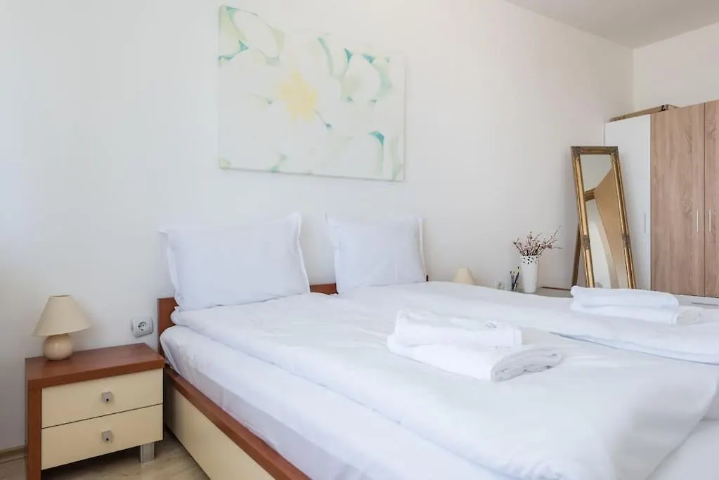 Lighthouse Apartment Varna
